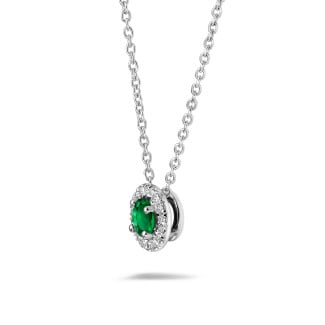 Necklaces - Halo necklace in white gold with a central emerald and round diamonds