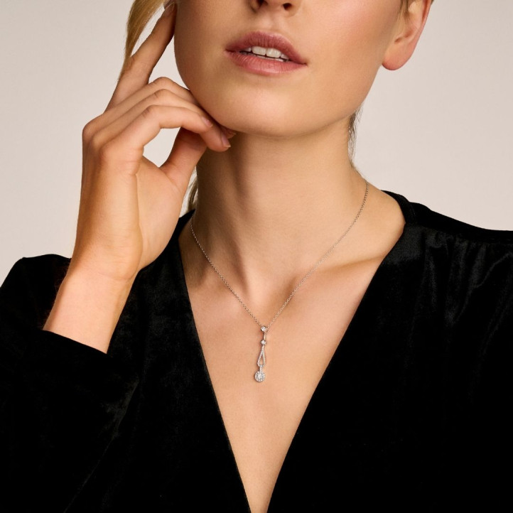 0.50 carat diamond necklace in red gold