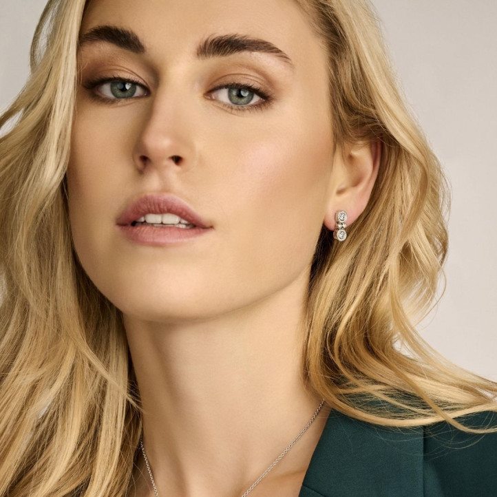 1.00 carat diamond earrings in white gold