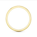 Wedding ring with a slightly domed surface of 2.00 mm in yellow gold