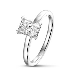 Engagement - 1.00 carat solitaire ring with a radiant cut diamond in white gold