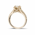 0.50 carat solitaire ring in red gold with princess diamond and side diamonds