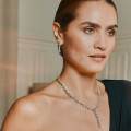 7.00 carat necklace in yellow gold with round and marquise diamonds