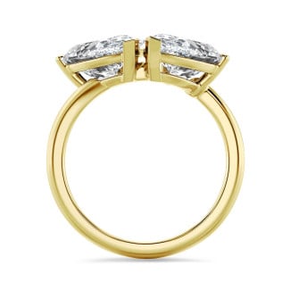 Tailor made jewellery - Bespoke Toi & Moi ring with pear cut diamonds