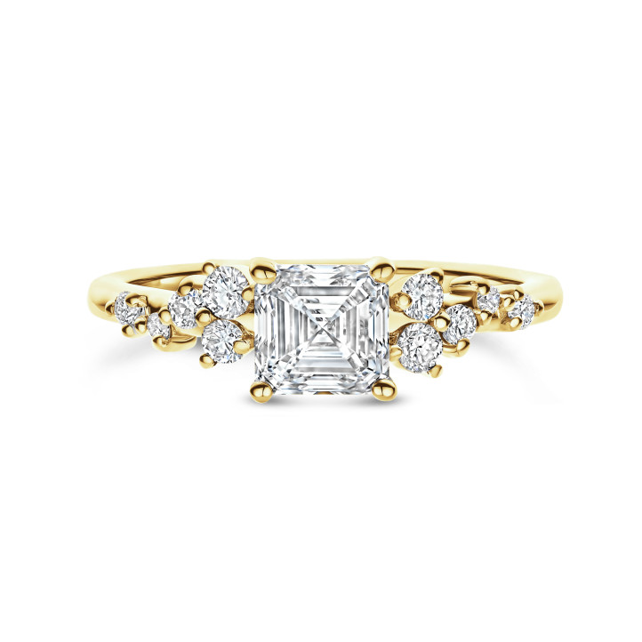 1.00 carat solitaire cluster ring in yellow gold with an asscher cut diamond
