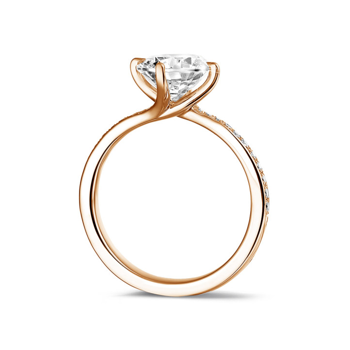 2.00 carat solitaire diamond ring in red gold with side diamonds