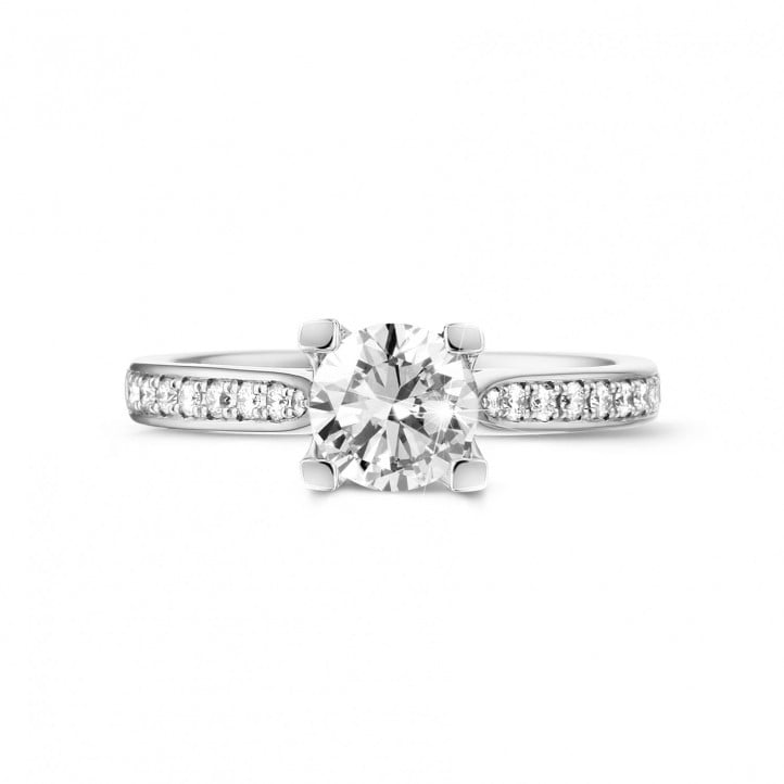 0.90 carat solitaire diamond ring in platinum with side diamonds