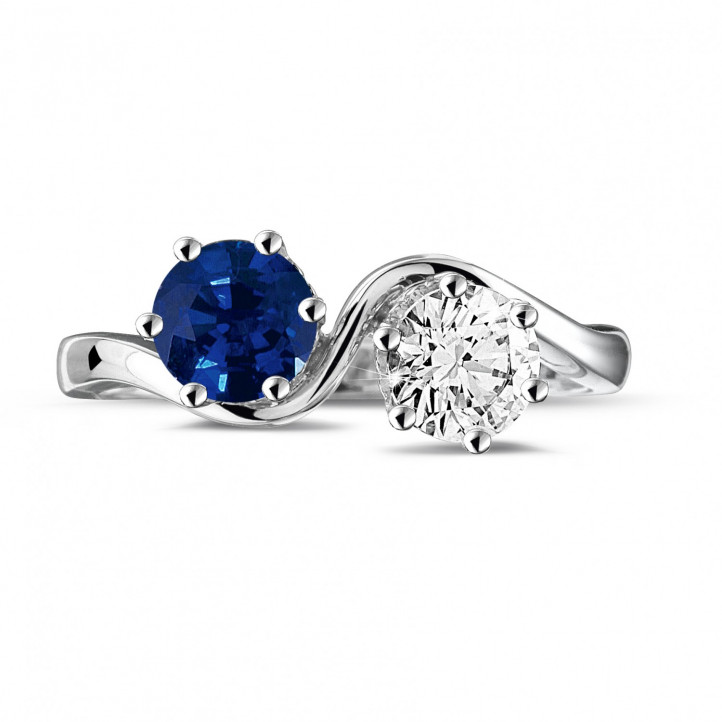 Toi et Moi ring in platinum with round diamond and sapphire