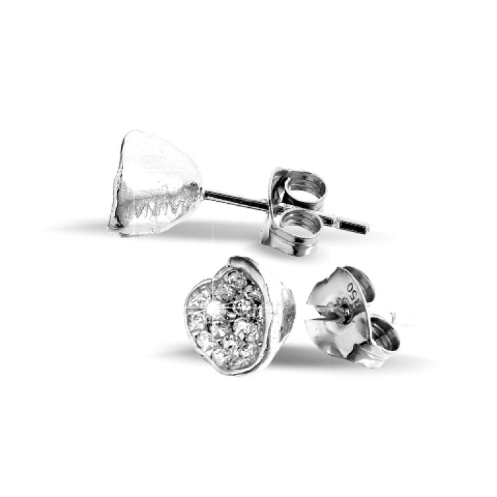 0.25 carat diamond design earrings in platinum with cluster design