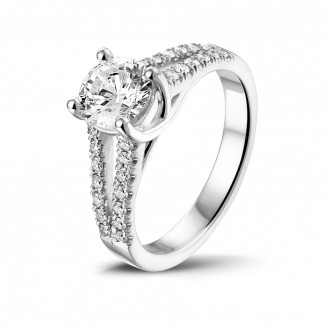 Gold diamond ring - 1.00 carat solitaire ring in white gold with side diamonds