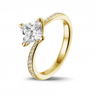 Gold diamond ring - 1.00 carat solitaire ring in yellow gold with princess diamond and side diamonds