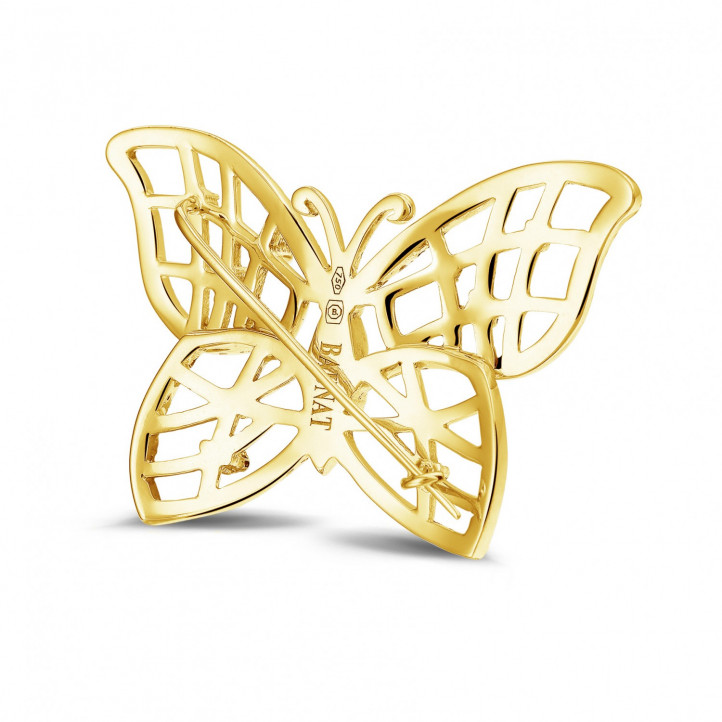 0.90 carat diamond design butterfly brooch in yellow gold