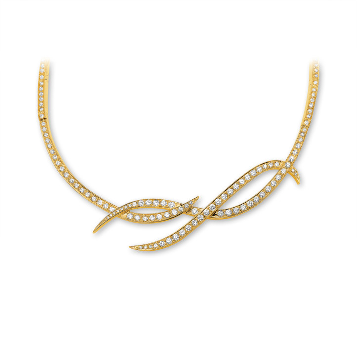 7.90 carat diamond design necklace in yellow gold