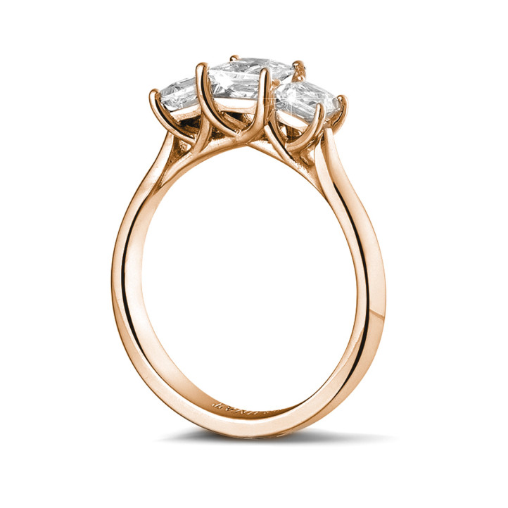1.05 carat trilogy ring in red gold with princess diamonds