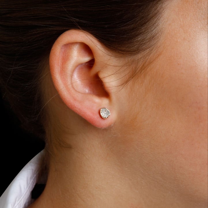 0.25 carat diamond design earrings in red gold