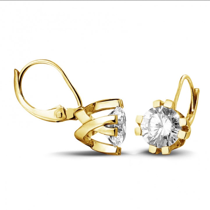 2.50 carat diamond design earrings in yellow gold with eight prongs