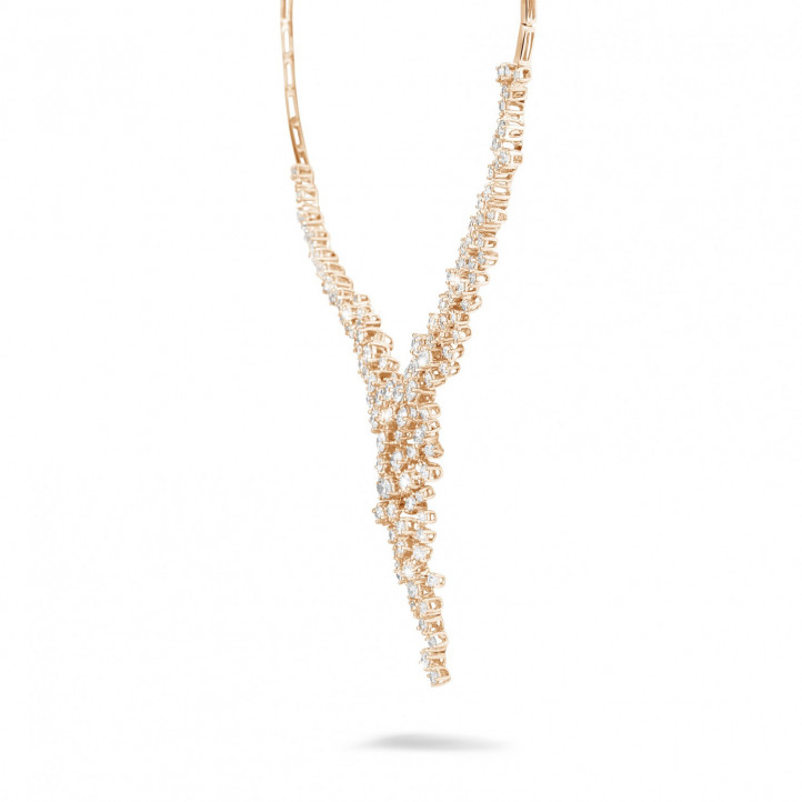 5.90 carat diamond necklace in red gold