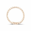 Stackable twisted ring in red gold