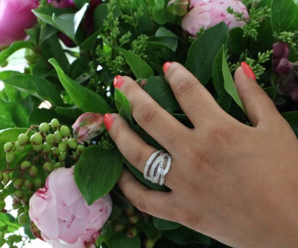 Do not forget the bridesmaids: buying diamonds and more
