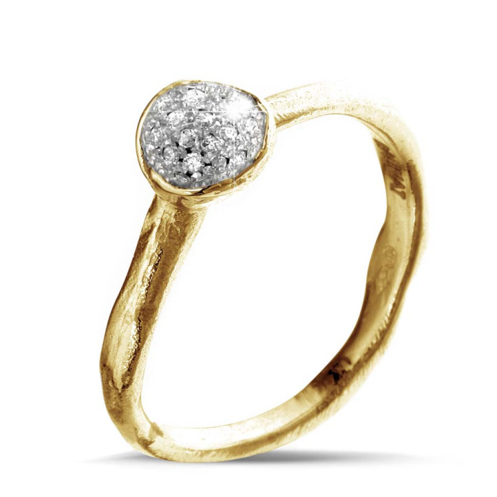 0.12 carat diamond design ring in yellow gold