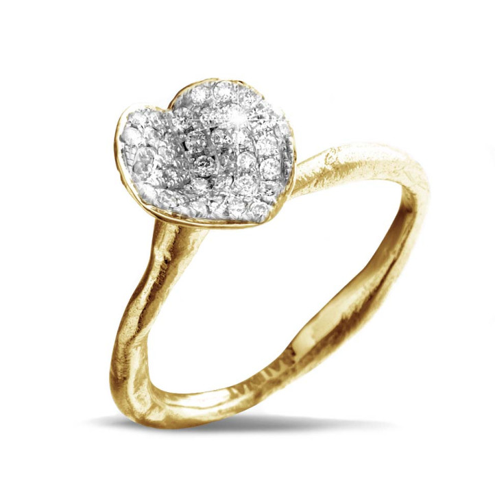 0.24 carat diamond design ring in yellow gold
