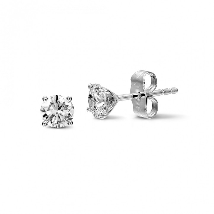 1.50 carat classic diamond earrings in white gold with four prongs