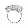 1.35 carat diamond flower ring in white gold