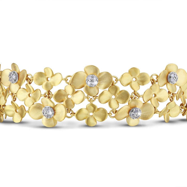 0.75 carat diamond design floral bracelet in yellow gold