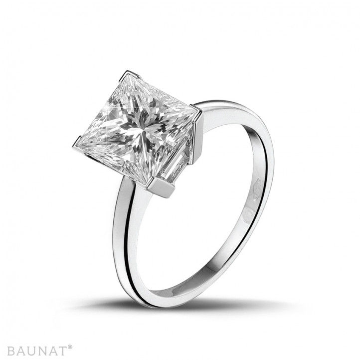 3.00 carat solitaire ring in white gold with princess diamond of exceptional quality (D-IF-EX)
