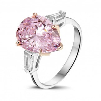 Rings - Ring in white gold with ‘fancy pink‘ pear shaped diamond and  taper cut diamonds