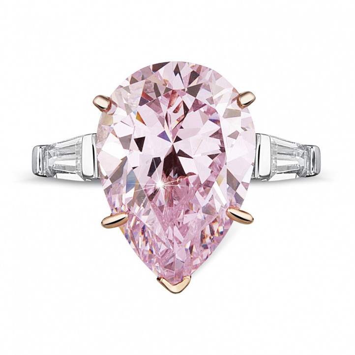 Ring in white gold with ‘fancy pink‘ pear shaped diamond and  taper cut diamonds