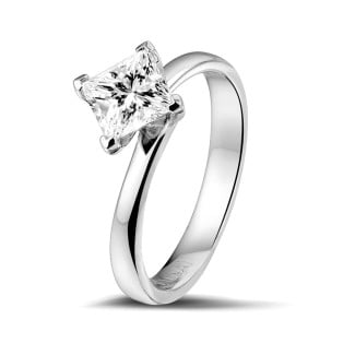 Gold diamond ring - 1.00 carat solitaire ring in white gold with princess diamond
