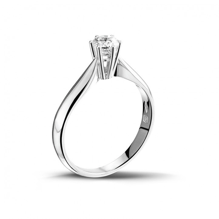 0.30 carat solitaire diamond ring in white gold