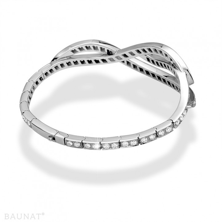 3.86 carat diamond design bracelet in white gold
