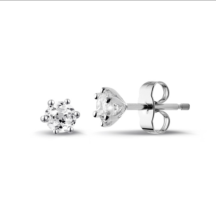0.60 carat classic diamond earrings in white gold with six prongs