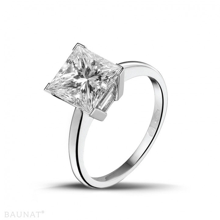 3.00 carat solitaire ring in white gold with princess diamond