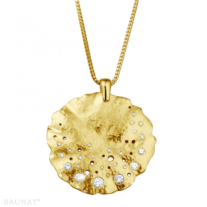 0.46 carat diamond design pendant in yellow gold