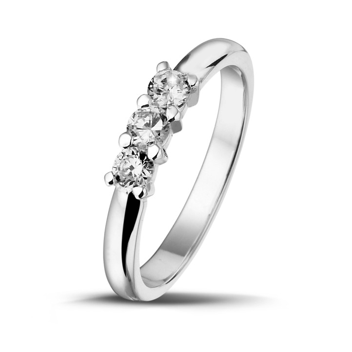 0.35 carat trilogy ring in white gold with round diamonds