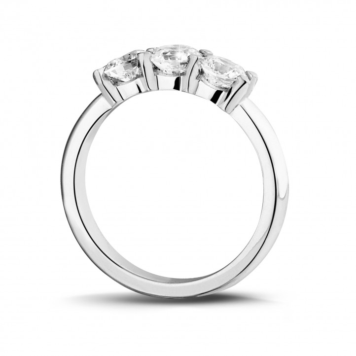 1.00 carat trilogy ring in white gold with round diamonds