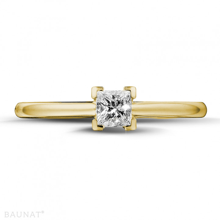 0.30 carat solitaire ring in yellow gold with princess diamond