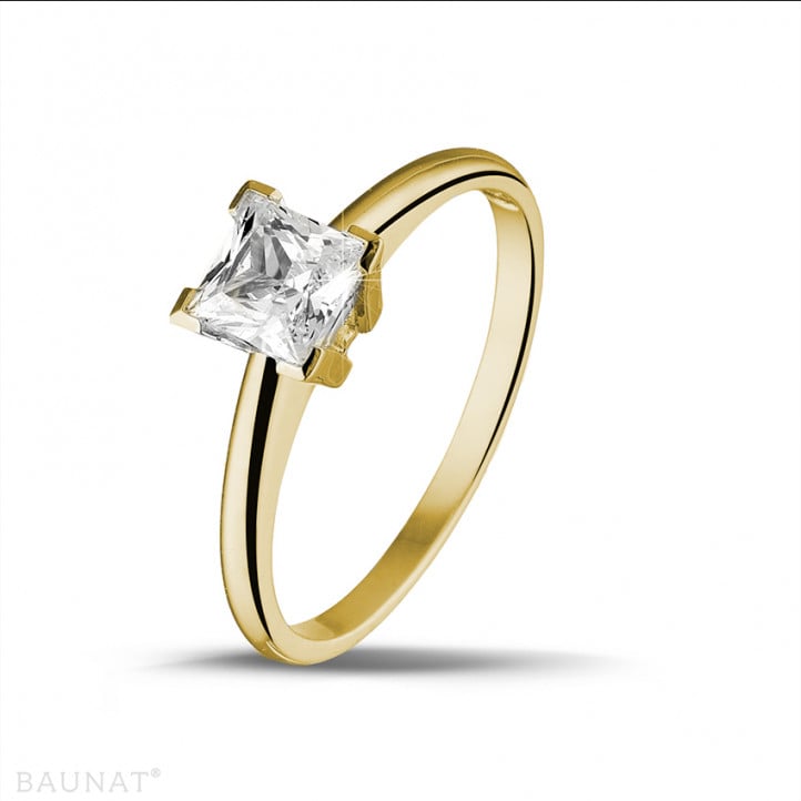 1.00 carat solitaire ring in yellow gold with princess diamond