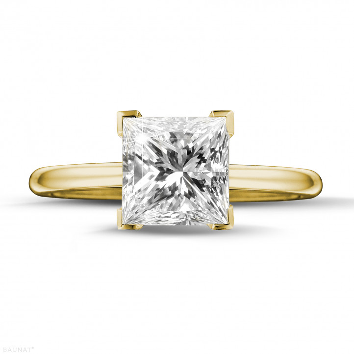 2.00 carat solitaire ring in yellow gold with princess diamond