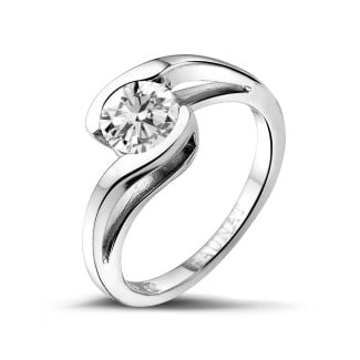 Engagement - 1.00 carat solitaire diamond ring in white gold