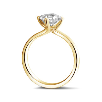 Engagement - 1.00 carat solitaire ring in yellow gold with princess diamond