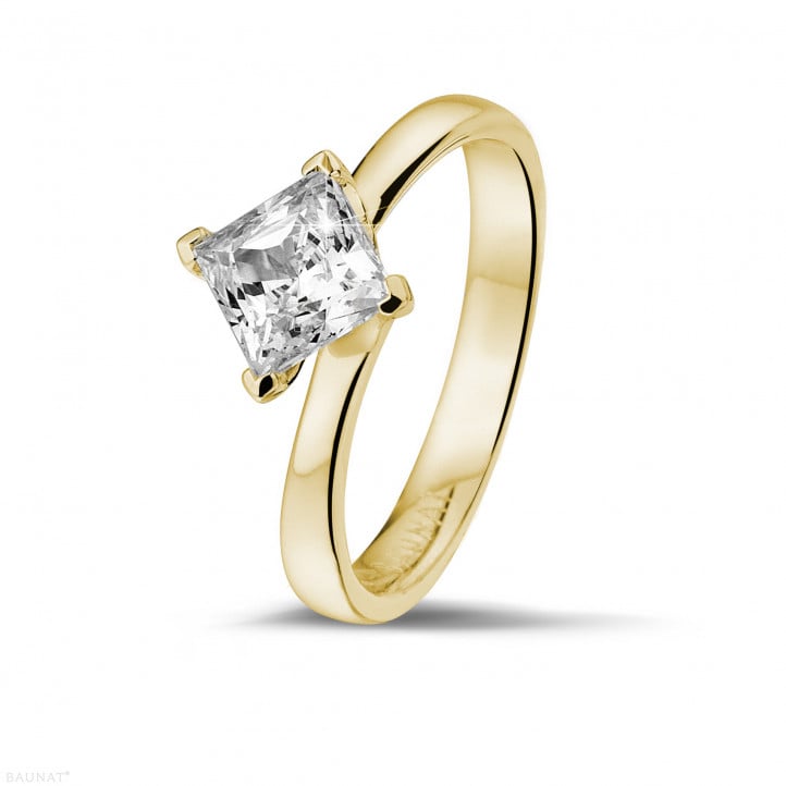1.25 carat solitaire ring in yellow gold with princess diamond