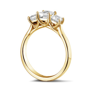 Engagement - 1.05 carat trilogy ring in yellow gold with princess diamonds