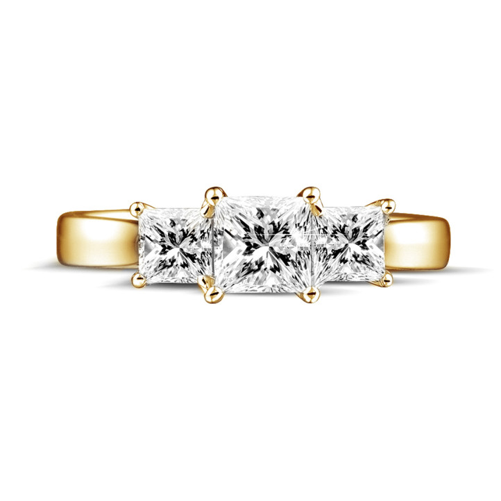 1.05 carat trilogy ring in yellow gold with princess diamonds