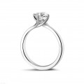 0.90 carat solitaire diamond ring in platinum