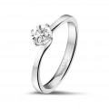 0.50 quilates anillo solitario diamante de oro blanco