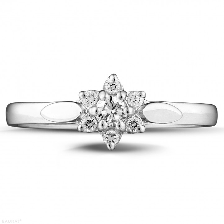 0.15 quilates anillo flor diamante en platino